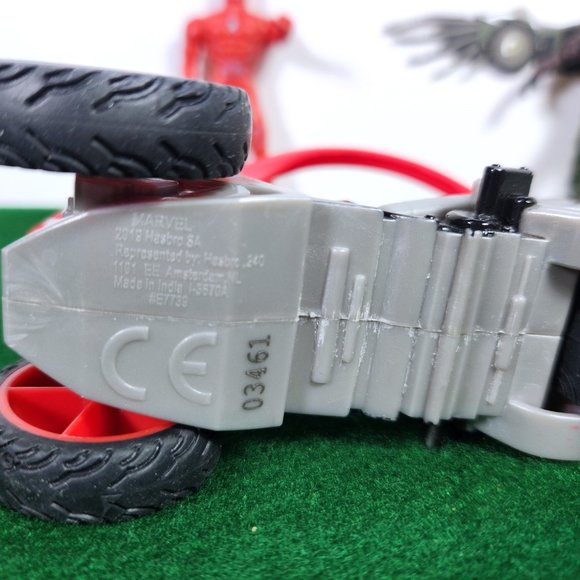 Spider Man Toy Lut of 4 Spidey Cycle Spider Man X-2 and Vulture Action F… - Picture 7 of 8